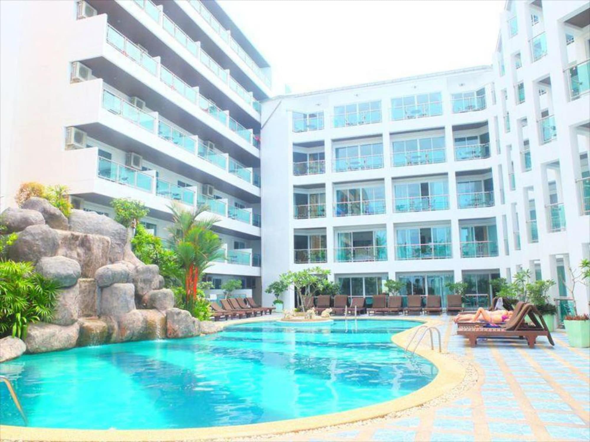 Dragon Beach Resort Jomtien Pattaya Eksteriør bilde